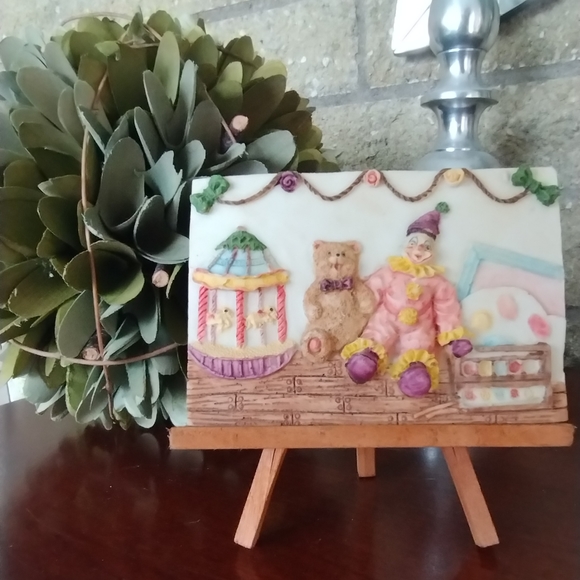 Table/Desk top Clown Portrait on Easel - Picture 12 of 13